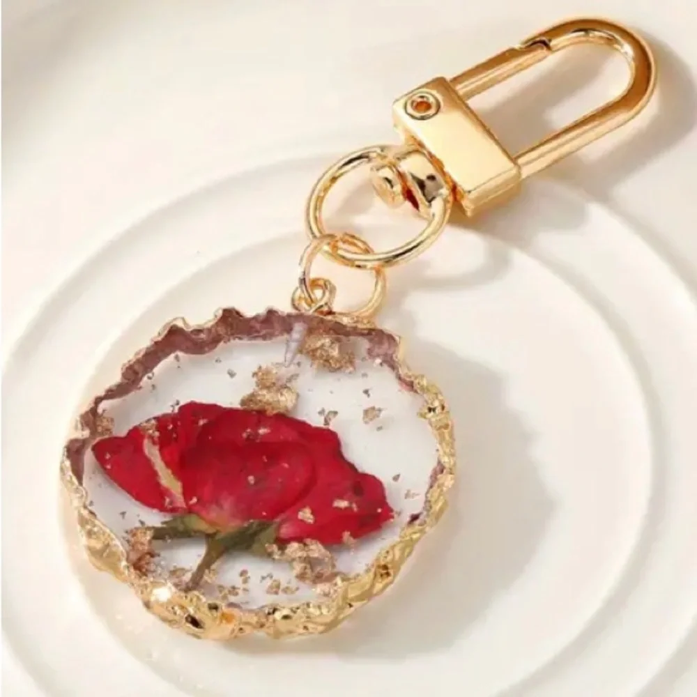 NEW- Dried Flower Keychain - Picture 1 of 4